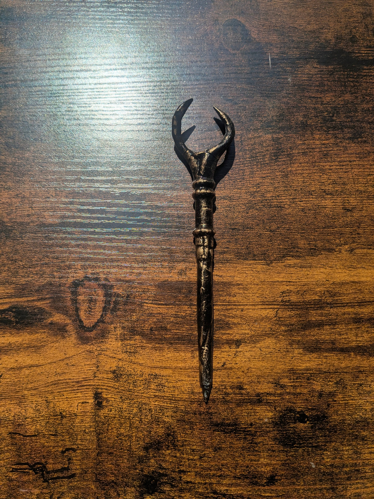 Twisted Bident - Resin Pen